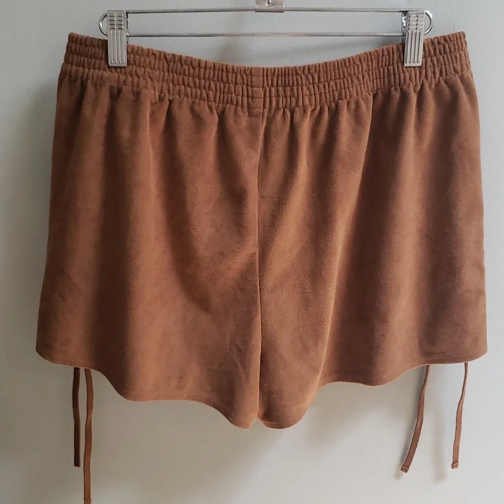 Abercrombie Suede Elastic Waist Shorts Size L